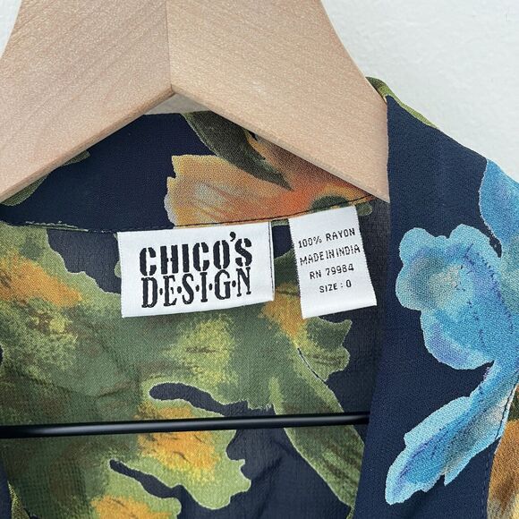 CHICO'S Women’s Short Sleeve Button Up Silk Blouse Blue/Green Leaves Size 0 - Picture 3 of 4